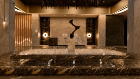 宏伟前厅 The Grand Lobby
